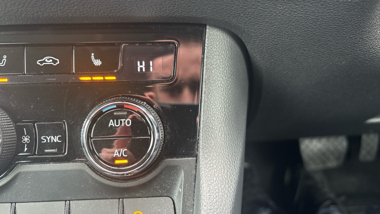 Skoda Karoq 1.5 TSI SE L 5dr DSG Petrol Estate